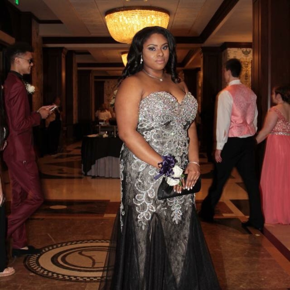 Beautiful Prom Sweetheart Black Diamond dress